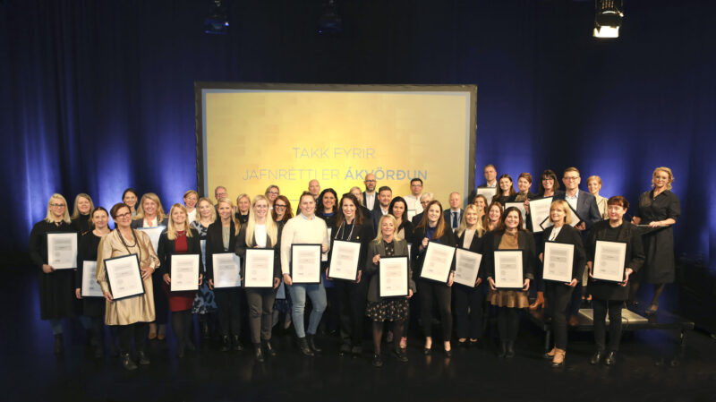 Jafnvægisvog FKA er hreyfiaflsverkefni unnið í samstarfi meðforsætisráðuneytinu, Sjóvá, Deloitte, RÚV og Pipar\TBWA. Tilgangur verkefnisins er að auka á jafnvægi kynja í efsta lagi stjórnunar í íslensku viðskiptalífi. / Ljósm. Silla Páls.