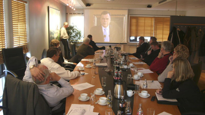 Fundarhlé í höfuðstöðvum Landssamtaka lífeyrissjóðatil að hlýða á boðskap Geirs H. Haarde forsætisráðherra í
efnahagshruninu 2008.